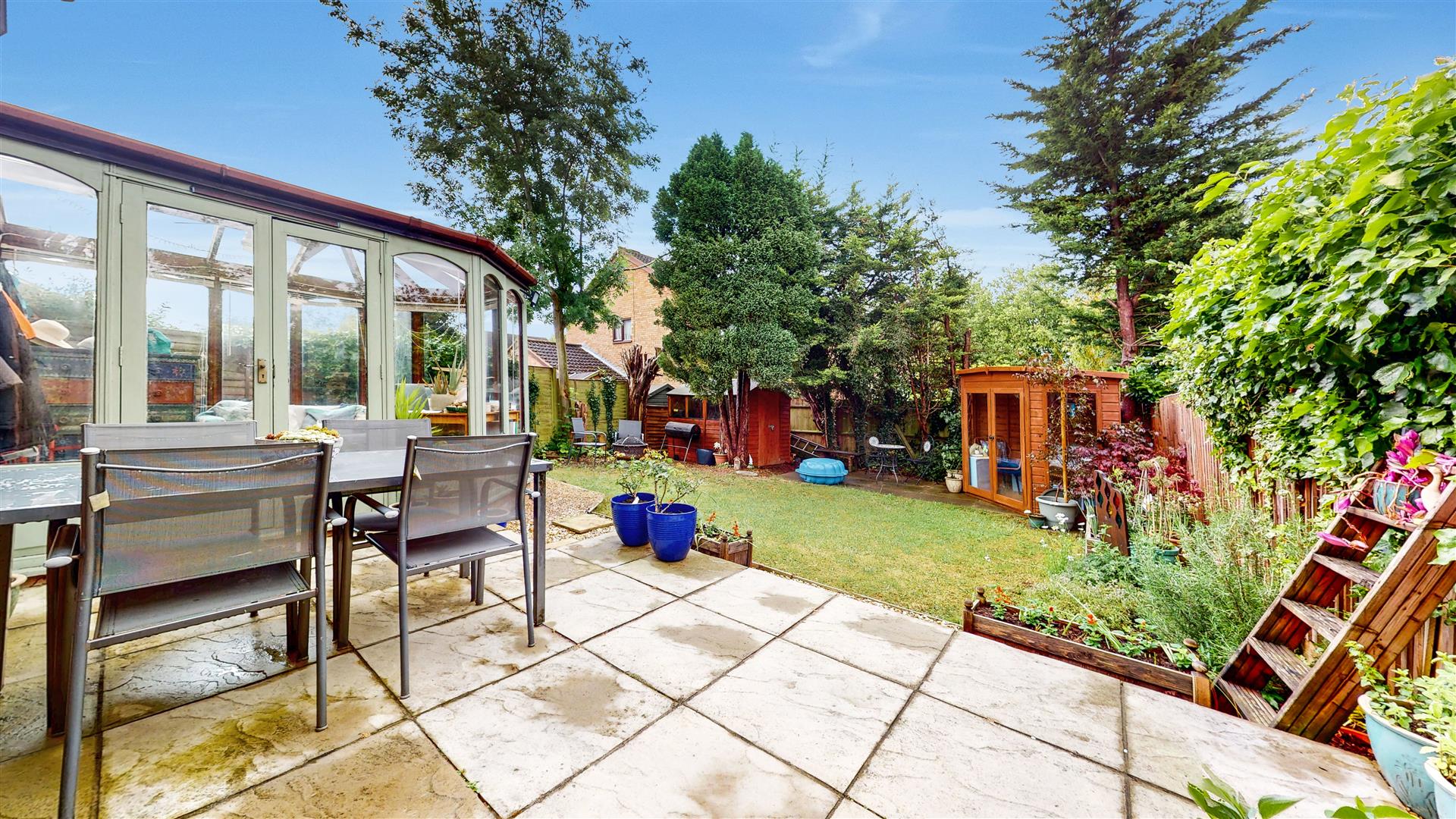 3 bed property in Stokenchurch Place, Milton Keynes